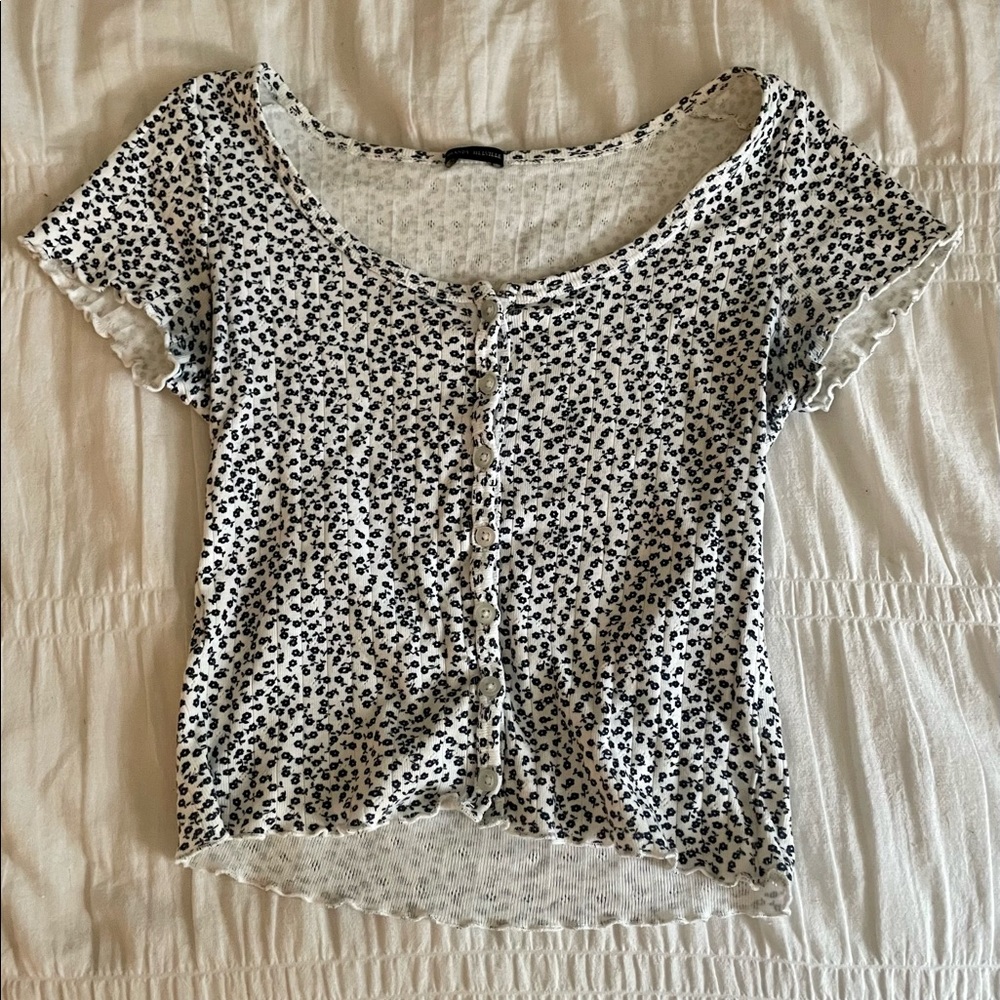Brandy Melville Floral Zelly Top